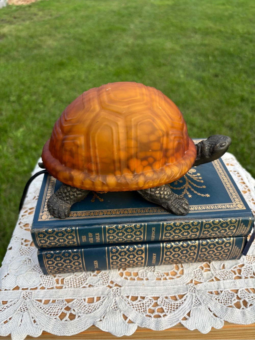 Vintage Turtle Lamp Amber Tiffany Style Glass Brass Base Tortoise Night Light - Picture 4 of 11
